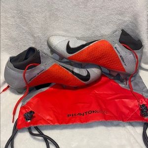 Nike Phantom VSN Cleats